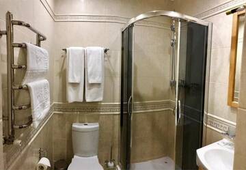 Фото номера Стандартный двухместный номер с 1 кроватью Отель Hotel Restaurant Украиночка г. Кривой Рог 13