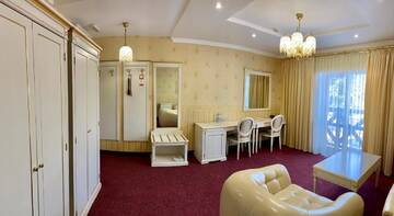 Фото номера Апартаменты с 1 спальней Отель Hotel Restaurant Украиночка г. Кривой Рог 4