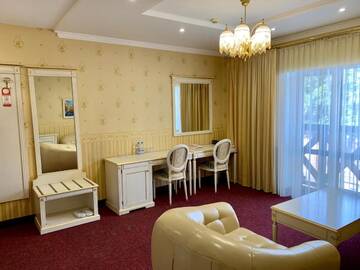 Фото номера Апартаменты с 1 спальней Отель Hotel Restaurant Украиночка г. Кривой Рог 3