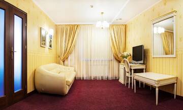 Фото номера Люкс Отель Hotel Restaurant Украиночка г. Кривой Рог 2