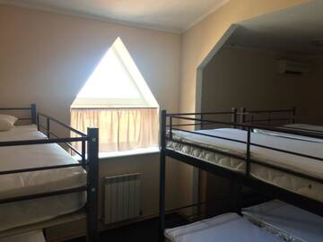 Фото номера Четырехместный номер Хостелы Hostel г. Кривой Рог 4