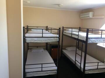 Фото номера Четырехместный номер Хостелы Hostel г. Кривой Рог 5