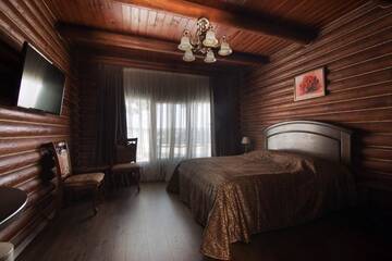 Фото номера Семейный люкс Отель Загородный комплекс Боковенька г. Кривой Рог 2